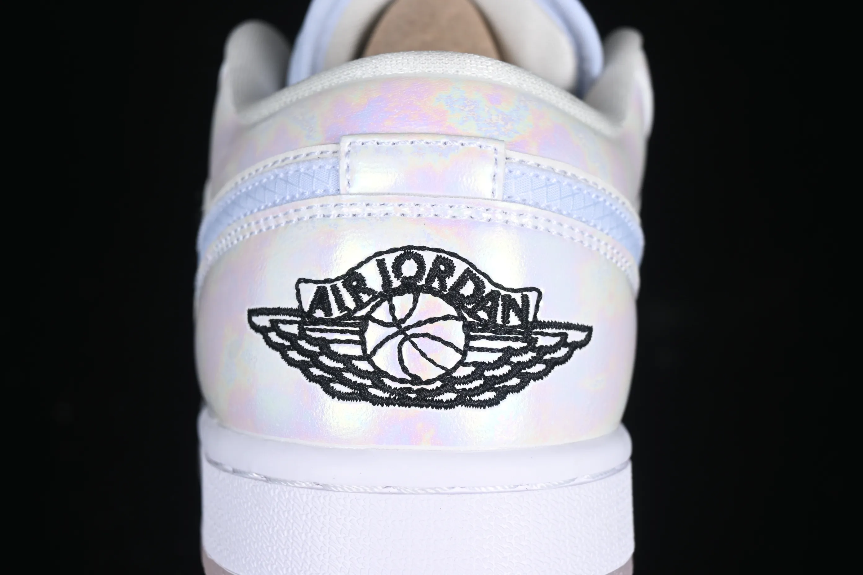 All Categories Air Jordan Jordan Series Basketball Shoes Air Jordan 1 Low Air Jordan 1 Low "Year of the Snake 2025" AJ1 Joe 1 Beige Symphony Pearlescent Low-top Cultural Basketball Shoes HF4080-001